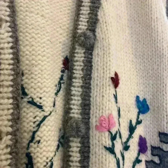 Stunning Wool Vest! - Picture 5 of 11